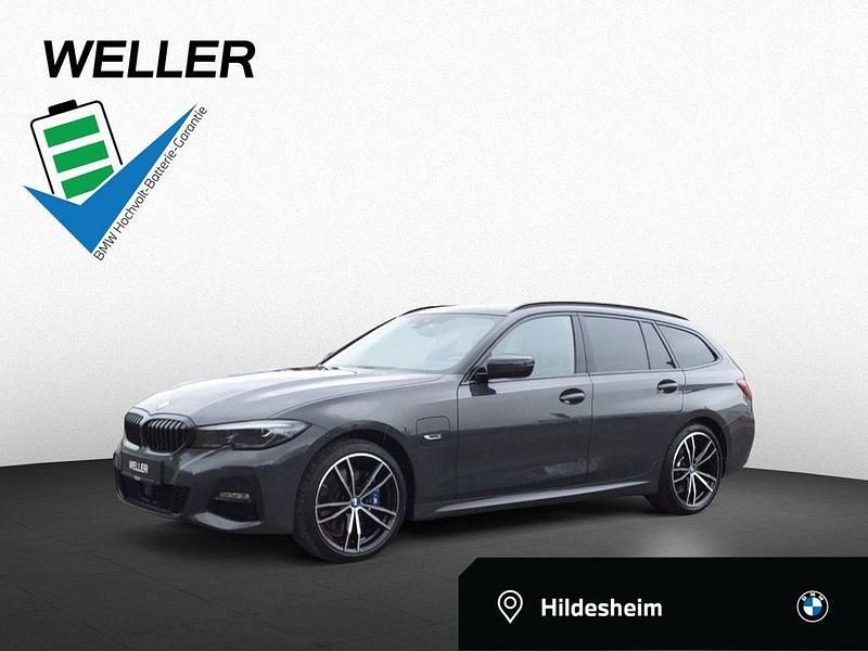Dravitgrau (grau) Gebraucht 2022 BMW 330e Advantage Kombi | 34.450 € (Teuer) - Bild 1/4