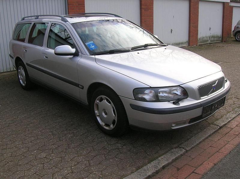 Gebraucht Volvo V70 140 PS (102 kW) 2000 Silber Kombi