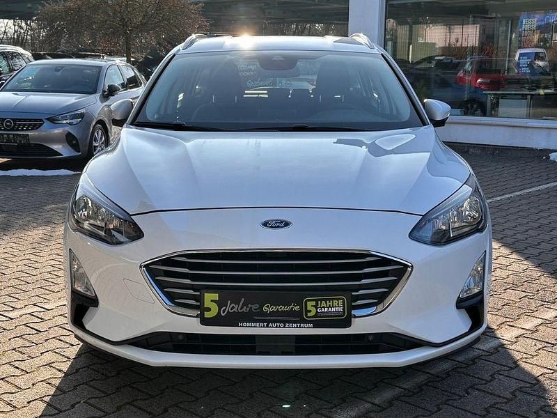 Gebraucht Ford Focus Cool & Connect 150 PS (110 kW) 2019 Frostweiß (metallic) Kombi