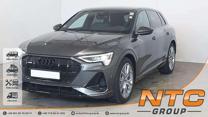Grau Gebraucht 2022 Audi e-tron S-Line SUV | 30.890 € (Fairer Preis) - Bild 1/4