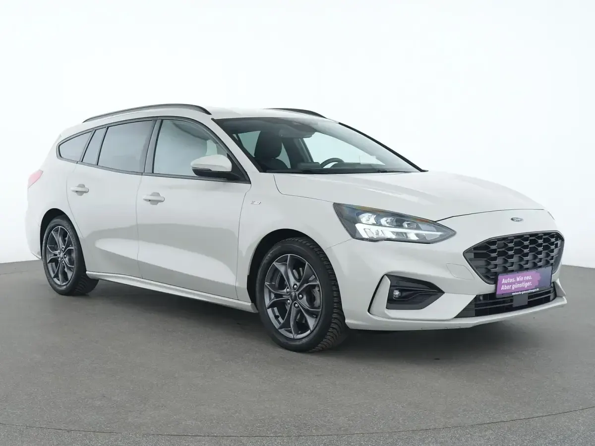 Gebraucht Ford Focus ST-Line 125 PS (91 kW) 2021 Metropolis weiß Kombi