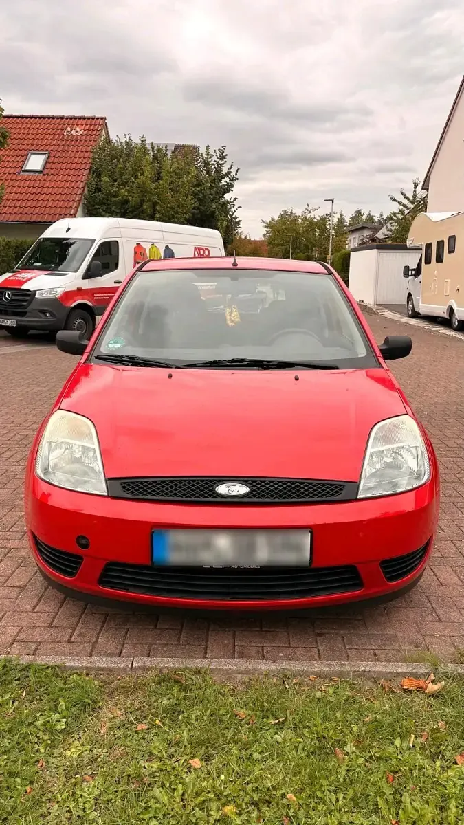 Gebraucht Ford Fiesta 70 PS (51 kW) 2005 Rot Kleinwagen