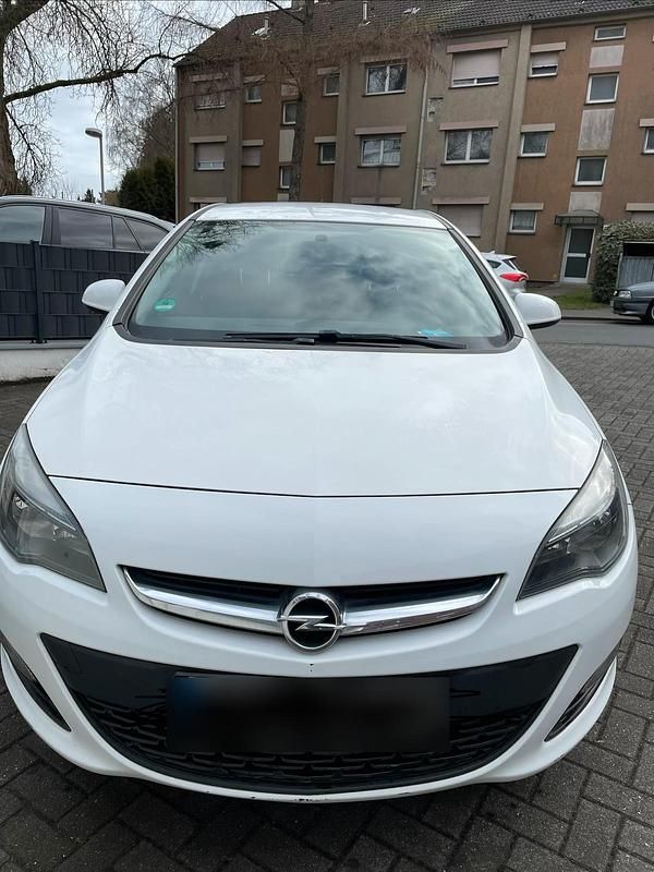Gebraucht Opel Astra 110 PS (80 kW) 2015 Weiß Limousine