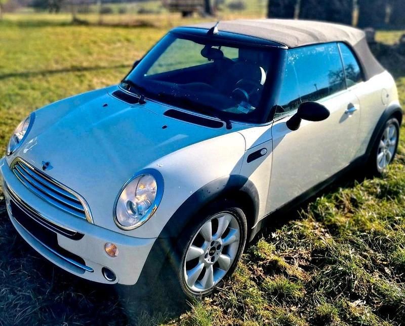Weiß Gebraucht 2007 Mini Cooper Cabriolet Cabrio | 3.400 € (Guter Preis) - Bild 1/4