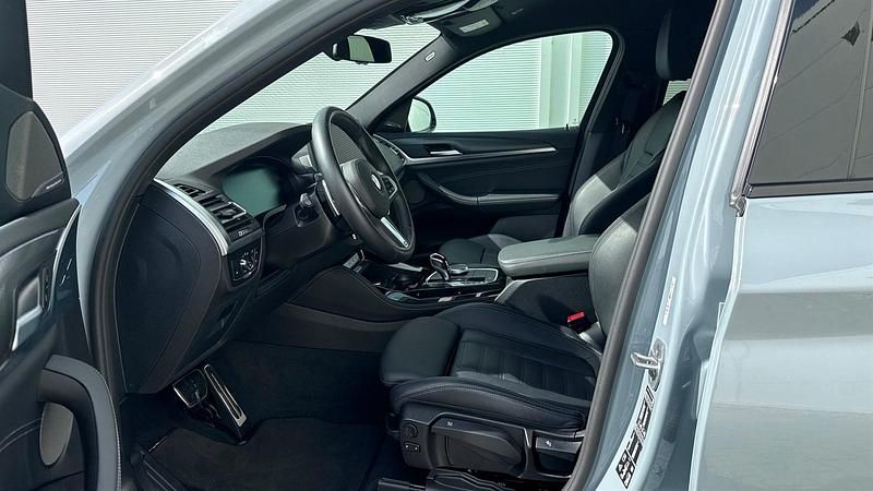 Gebraucht BMW X4 Efficient Dynamics 245 PS (180 kW) 2025 M brooklyn grau metallic SUV