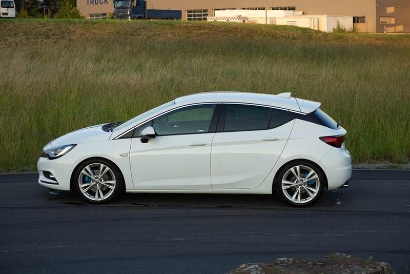 Gebraucht Opel Astra 200 PS (147 kW) 2017 Weiß Limousine