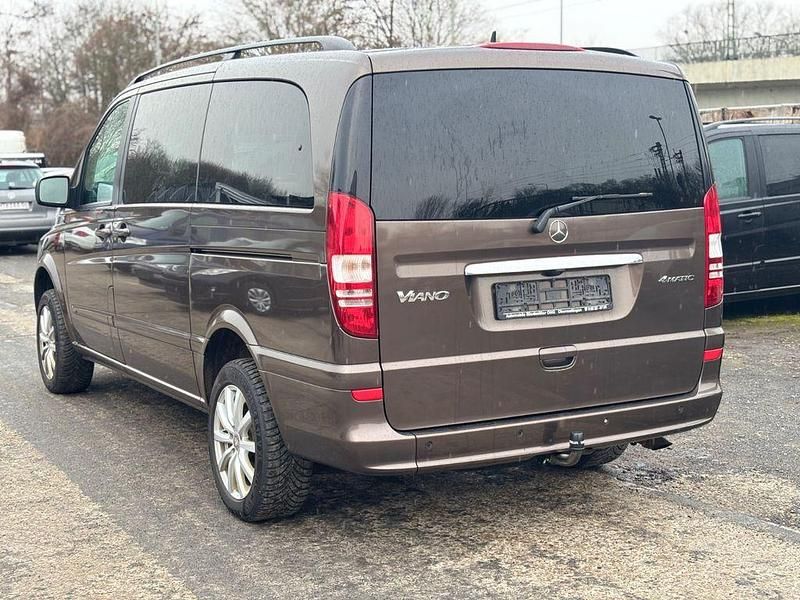 Gebraucht Mercedes Viano Edition 163 PS (119 kW) 2013 Braun Van / Kleinbus