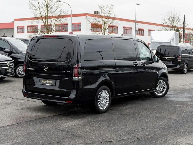 Second-hand Mercedes Vito 237 CP (174 kW) 2025 Negru Van