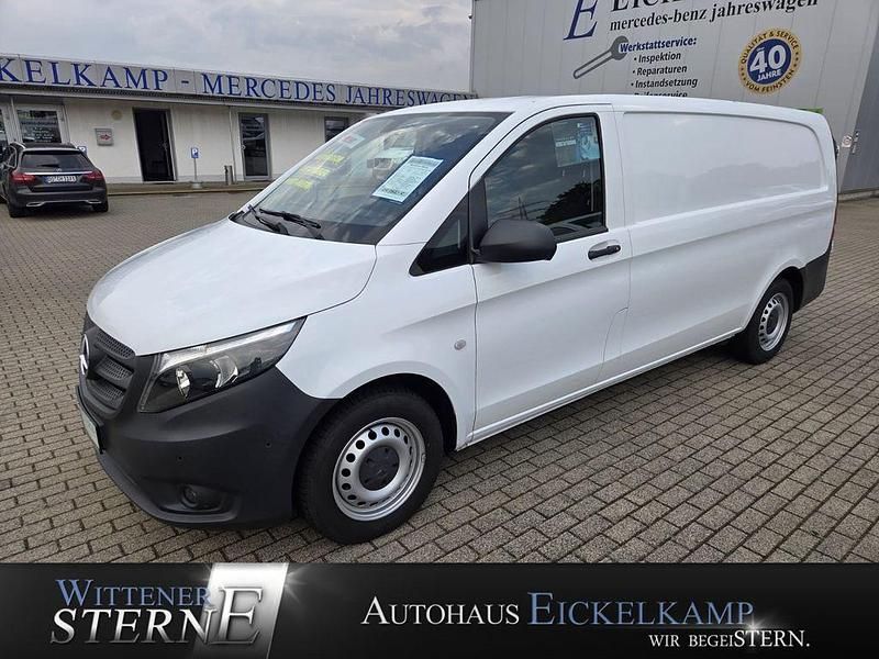 Weiß Gebraucht 2020 Mercedes Vito Van / Kleinbus | 24.752 € (Guter Preis) - Bild 1/4