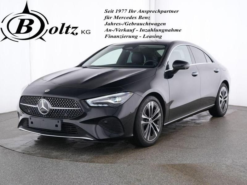 Kosmosschwarz (metallic) Gebraucht 2024 Mercedes CLA180 Edition Limousine | 33.799 € (Teuer) - Bild 1/4