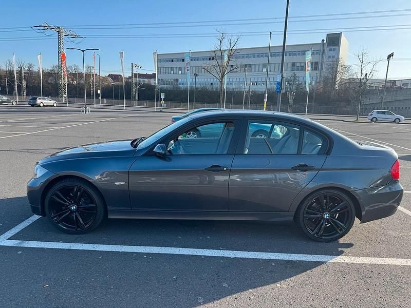 Gebraucht BMW 318 116 PS (85 kW) 2005 Grau Limousine