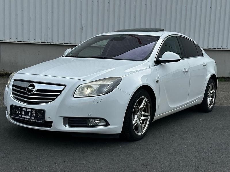 Gebraucht Opel Insignia Sport 220 PS (161 kW) 2009 Weiß Limousine