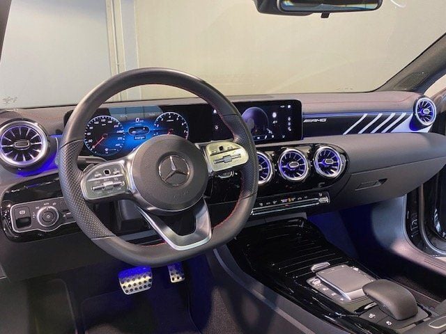 Gebraucht Mercedes CLA45 AMG AMG 387 PS (284 kW) 2023 Nachtschwarz Coupé