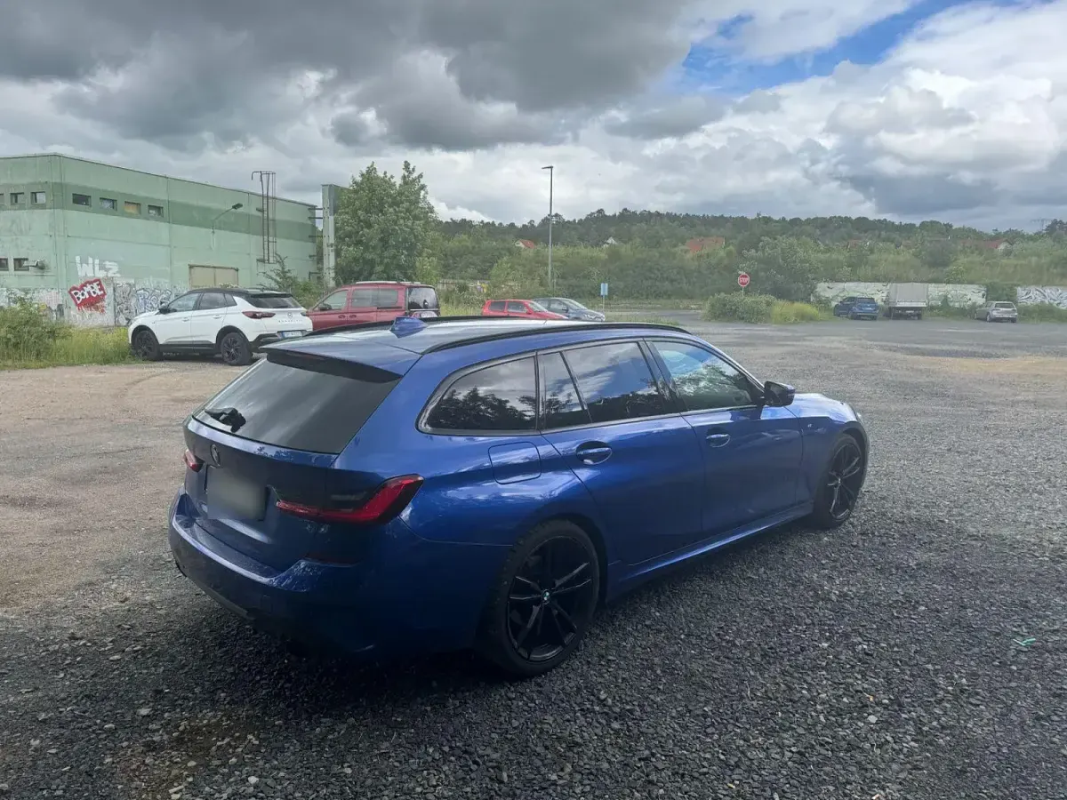 Gebraucht BMW 320 M Sport 190 PS (139 kW) 2020 Blau Kombi