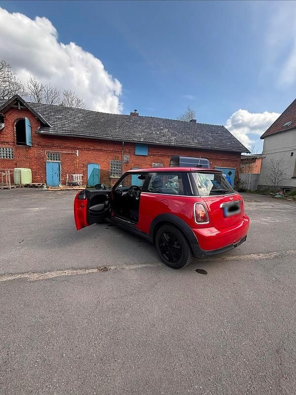 Second-hand Mini ONE 95 CP (69 kW) 2008 Roșu Hatchback