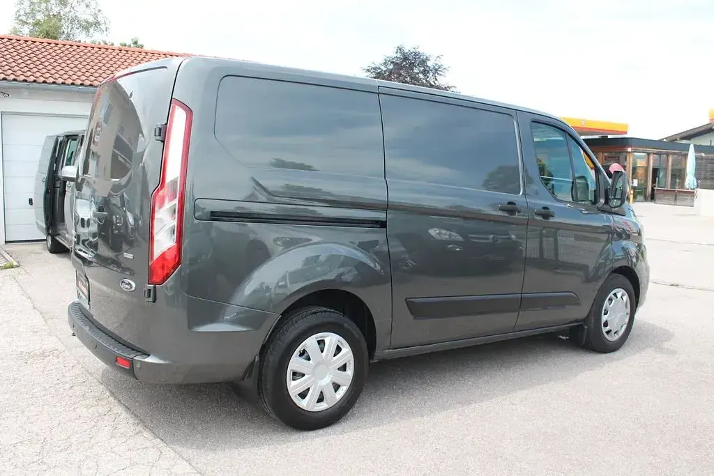 Gebraucht Ford Transit 131 PS (96 kW) 2019 Grau Van / Kleinbus