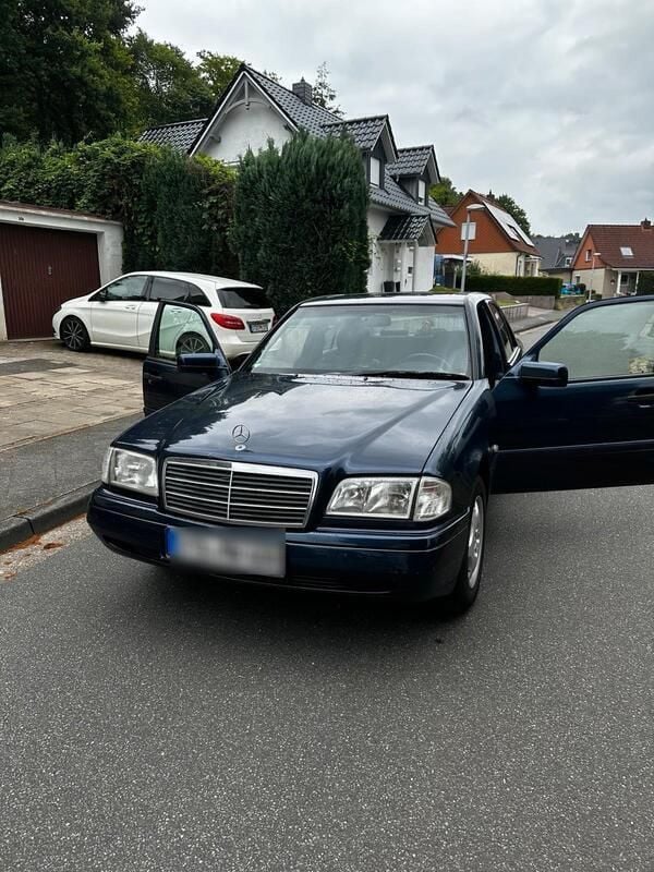 Blau Gebraucht 2000 Mercedes C180 Limousine | 2.000 € (Superpreis) - Bild 1/4