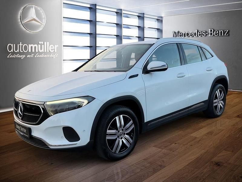 Weiß Gebraucht 2021 Mercedes EQA250 SUV | 25.250 € (Superpreis) - Bild 1/4