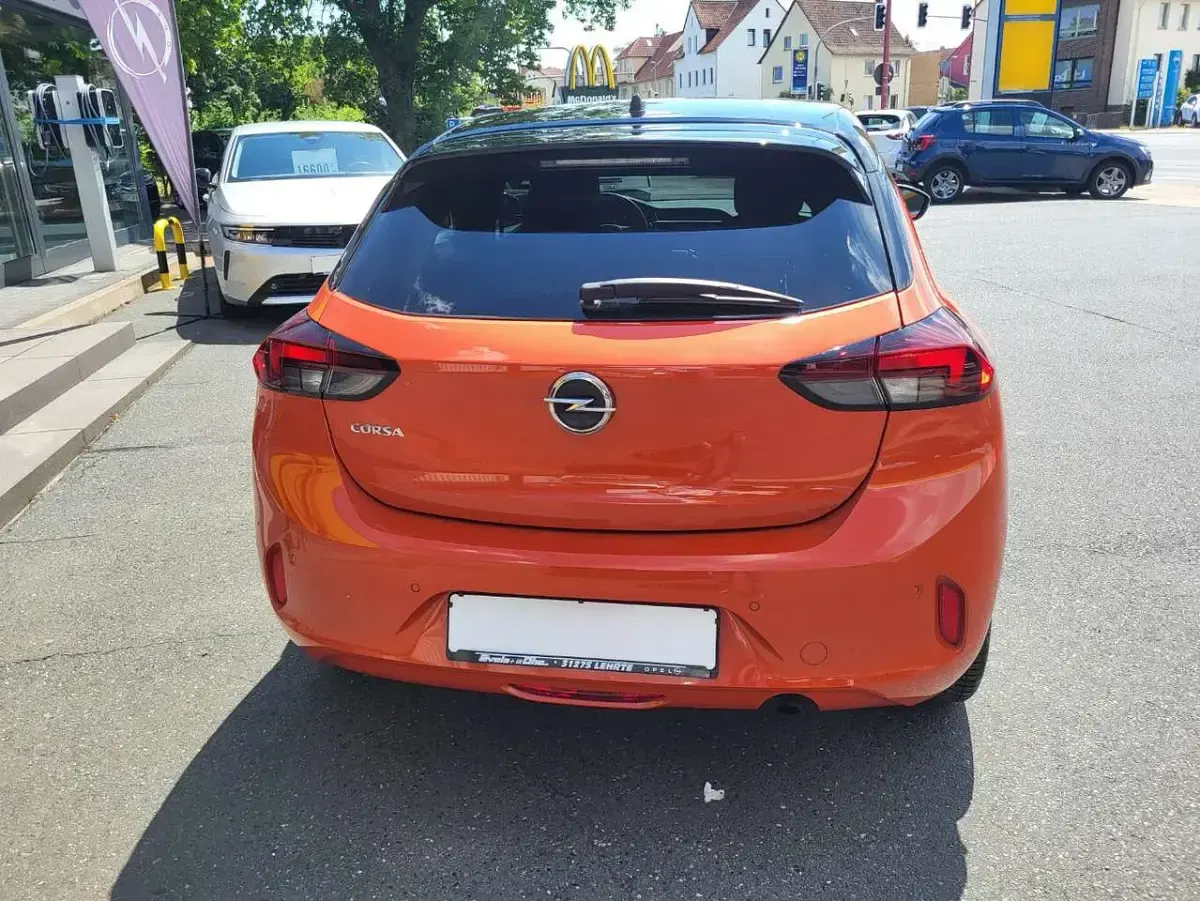 Gebraucht Opel Corsa Elegance 75 PS (55 kW) 2023 Orange/schwarz Kleinwagen