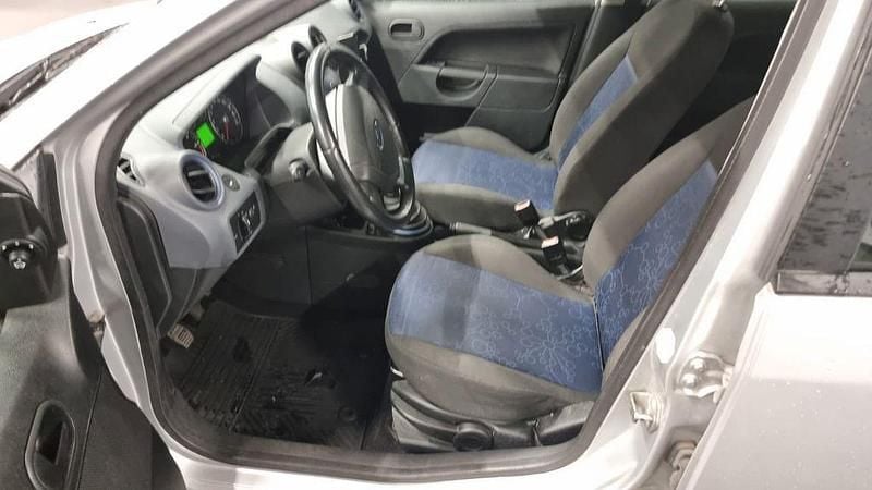 Gebraucht Ford Fiesta 80 PS (58 kW) 2008 Grau Kleinwagen