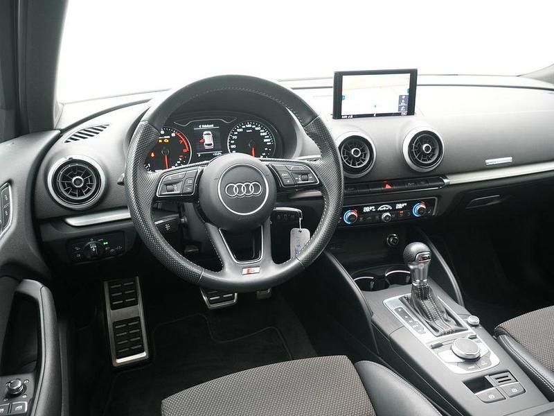Gebraucht Audi A3 Design 150 PS (110 kW) 2019 Blau Limousine
