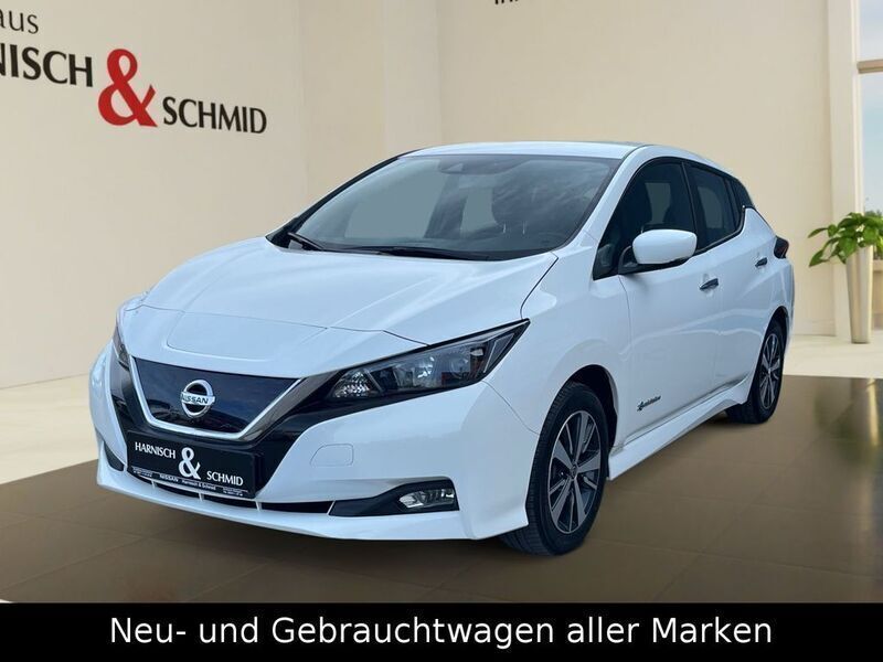 Solid white Gebraucht 2019 Nissan Leaf Acenta Kleinwagen | 15.970 € (Fairer Preis) - Bild 1/4