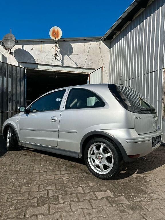 Silber Gebraucht 2005 Opel Corsa Enjoy Limousine | 950 € (Guter Preis) - Bild 1/2