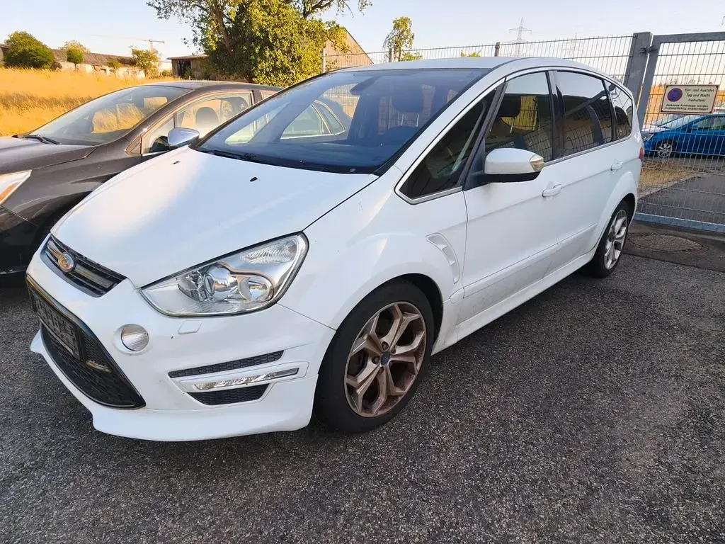 Gebraucht Ford S-MAX Titanium S 163 PS (119 kW) 2014 Weiß Van / Kleinbus