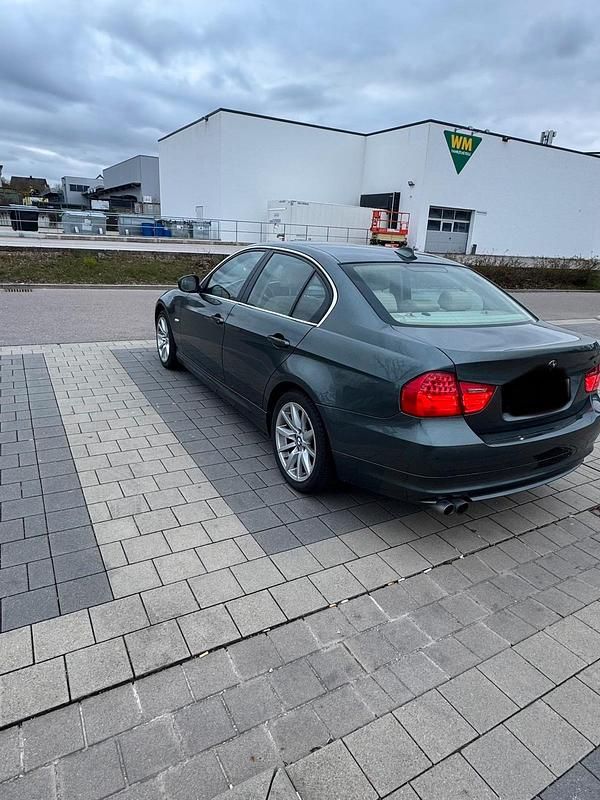 Gebraucht BMW 330 245 PS (180 kW) 2009 Grau Limousine