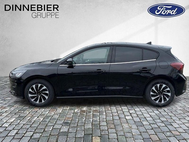 Neu Ford Focus Titanium 155 PS (114 kW) 2025 Agate black metallic Limousine