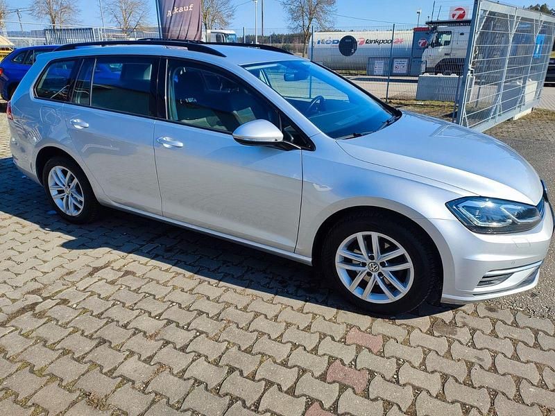 Gebraucht VW Golf VII 116 PS (85 kW) 2018 Silber Kombi