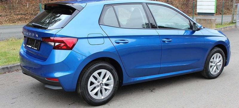 Neu Skoda Fabia Selection 95 PS (69 kW) 2025 Modra race/race blue Kleinwagen