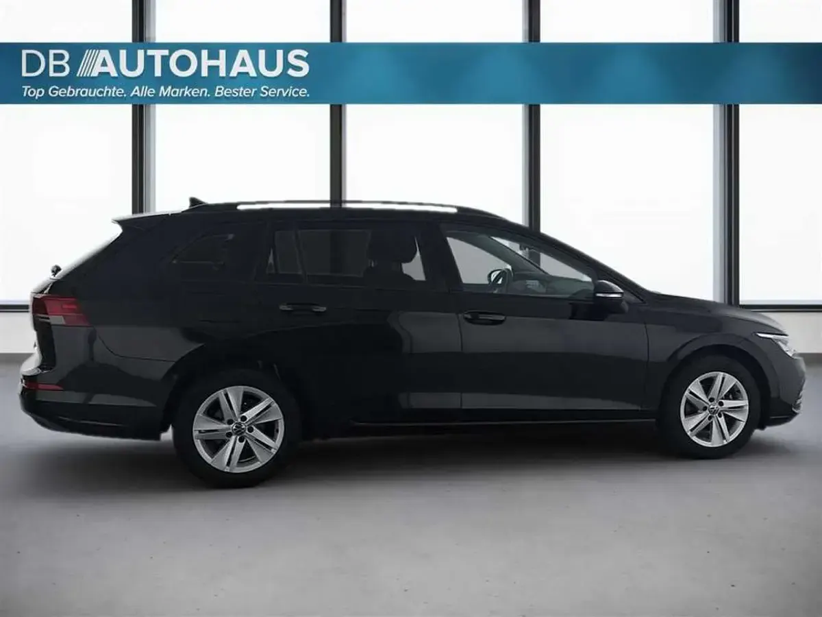 Gebraucht VW Golf VIII Life 110 PS (80 kW) 2024 Schwarz Kombi