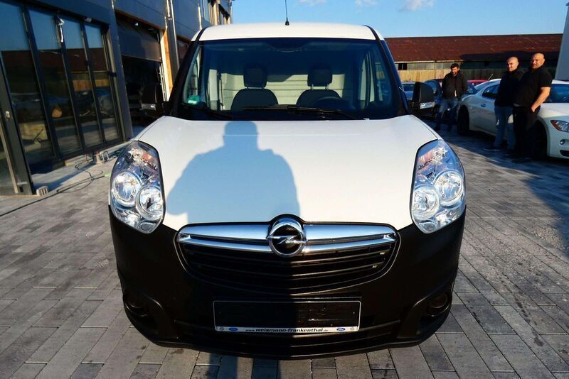 Gebraucht Opel Combo 95 PS (69 kW) 2018 Polarweiss Van / Kleinbus