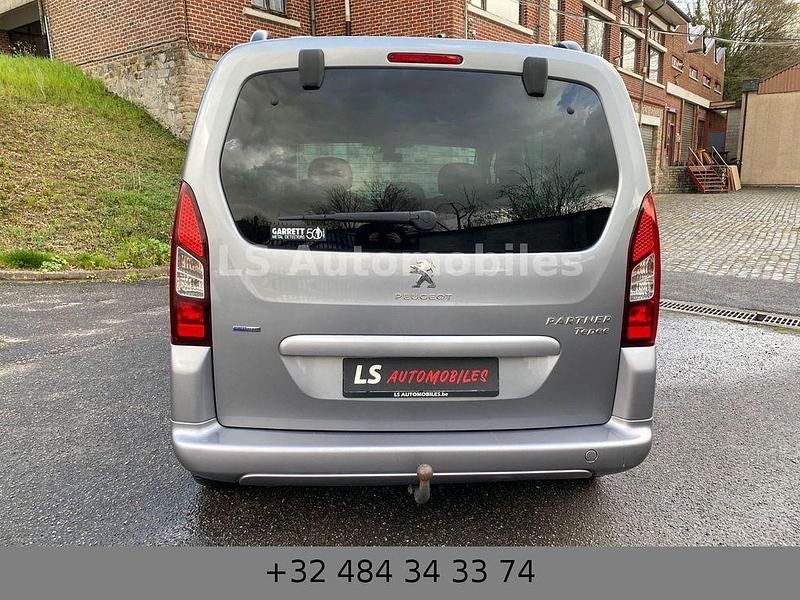Gebraucht Peugeot Partner Tepee 110 PS (80 kW) 2016 Grau Van / Kleinbus