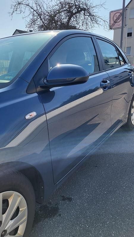 Gebraucht Kia Rio 64 PS (47 kW) 2018 Blau Limousine