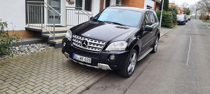 Gebraucht Mercedes ML500 387 PS (284 kW) 2010 Schwarz SUV