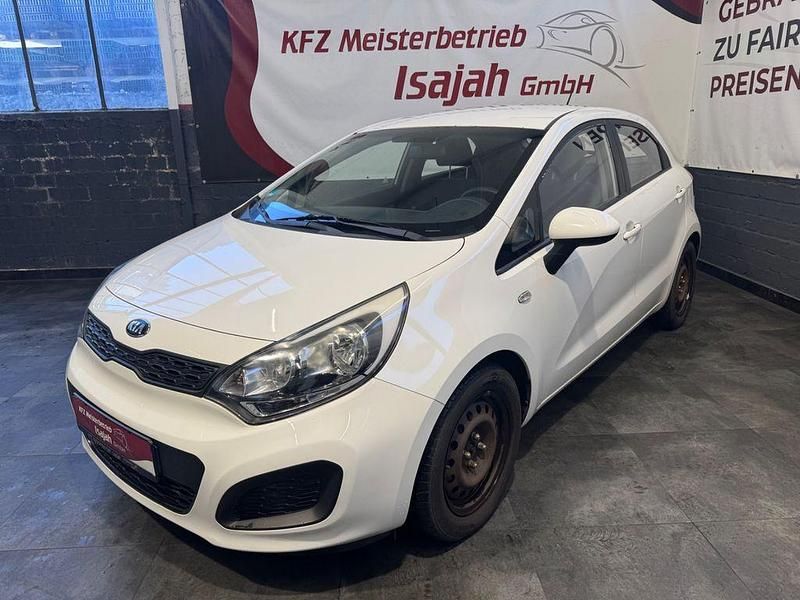 Gebraucht Kia Rio Edition 7 86 PS (63 kW) 2014 Weiß Limousine