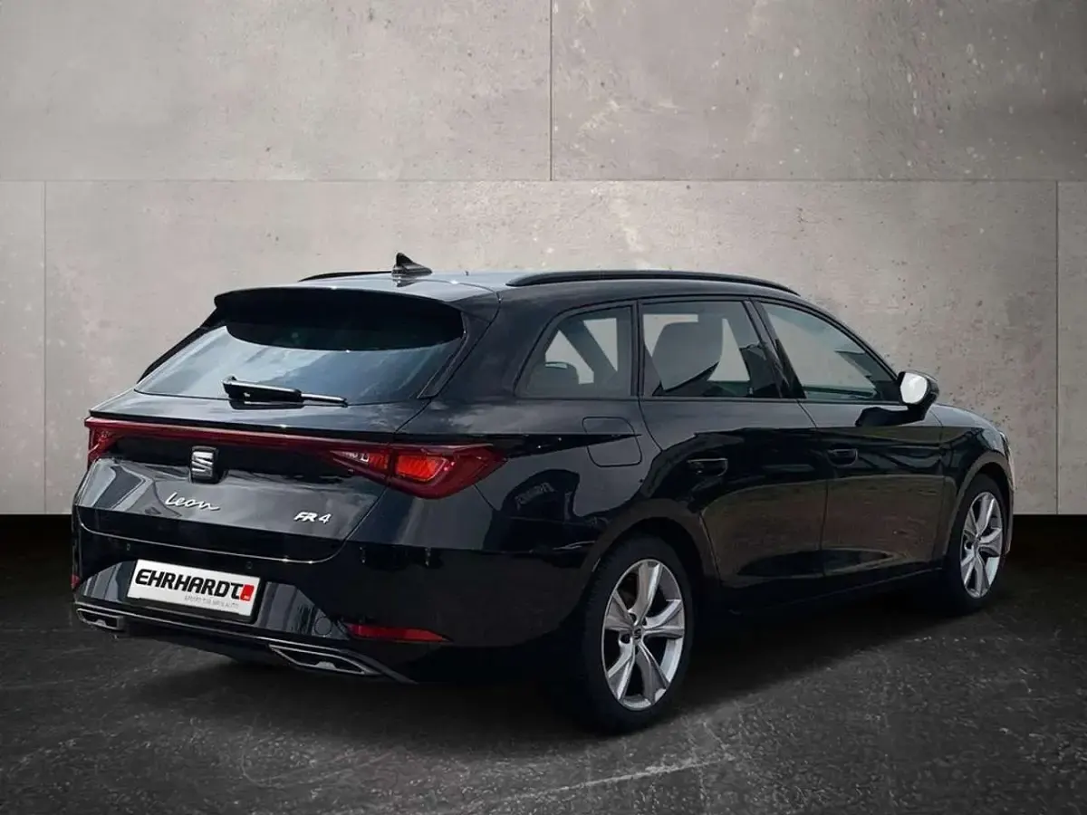 Gebraucht Seat Leon 4Drive 150 PS (110 kW) 2022 Midnight schwarz metallic Kombi