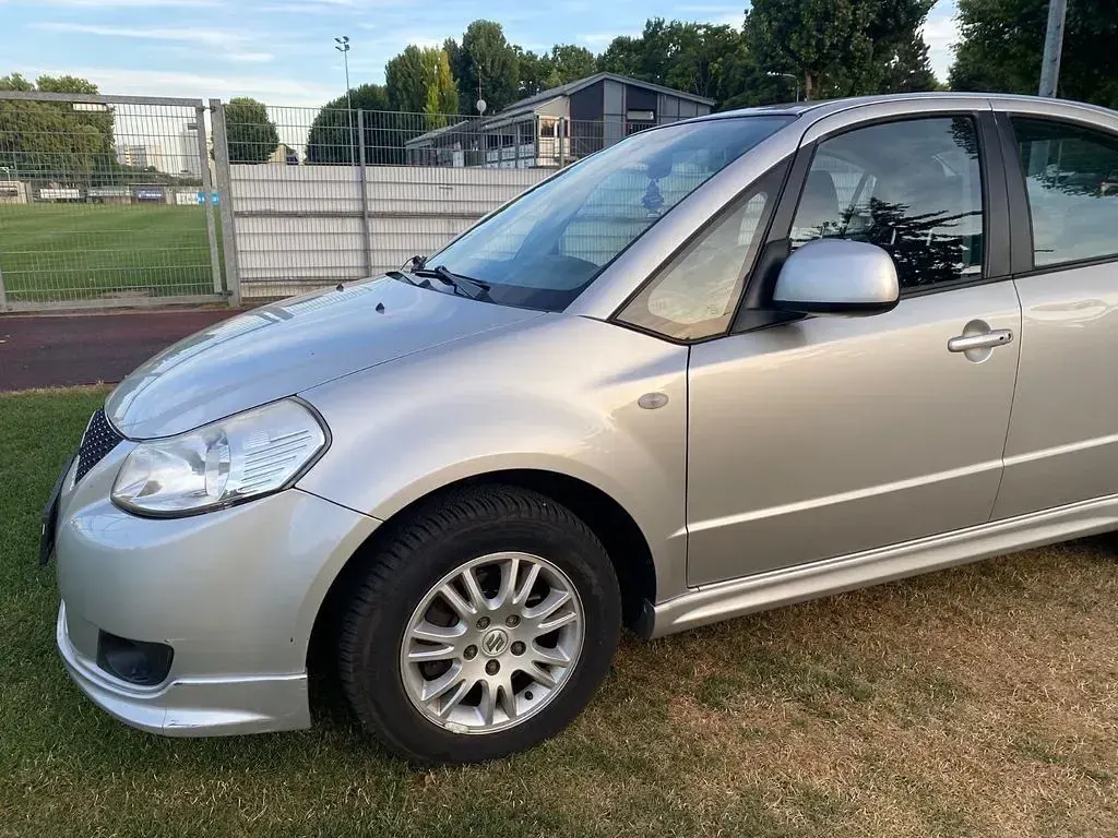 Gebraucht Suzuki SX4 107 PS (78 kW) 2008 Grau Limousine