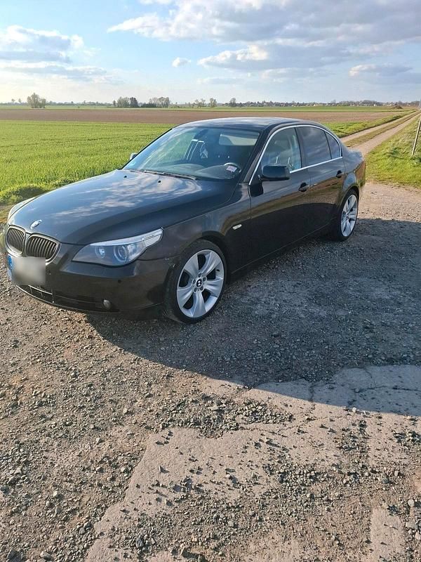 Second-hand BMW 520 170 CP (125 kW) 2003 Negru Berlinǎ