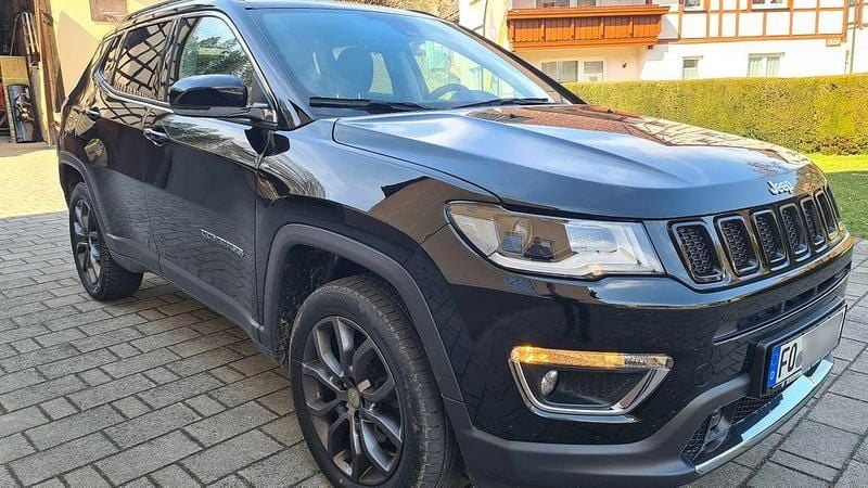 Gebraucht Jeep Compass Limited 140 PS (102 kW) 2017 Schwarz SUV