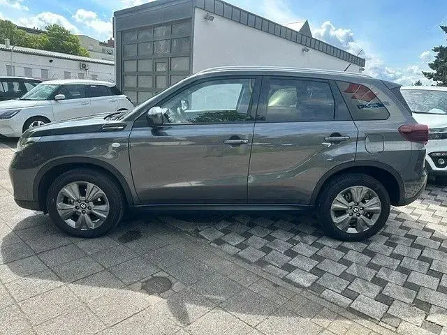 Neu Suzuki Vitara Comfort 110 PS (80 kW) 2026 Grau SUV
