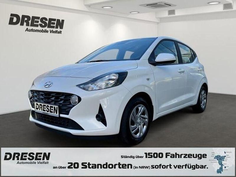 Weiss Gebraucht 2023 Hyundai i10 Select Kleinwagen | 13.490 € (Fairer Preis) - Bild 1/4