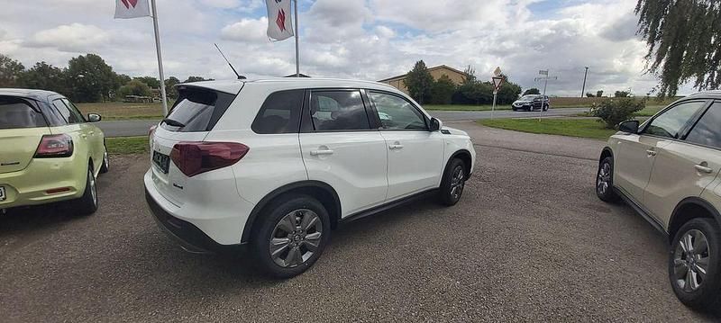 Neu Suzuki Vitara Comfort 116 PS (85 kW) 2025 Weiß SUV