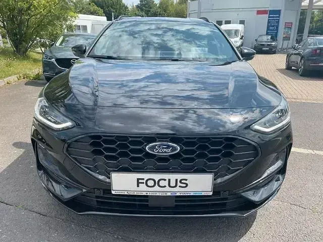 Gebraucht Ford Focus ST-Line 125 PS (91 kW) 2024 Agate black metallic Kombi