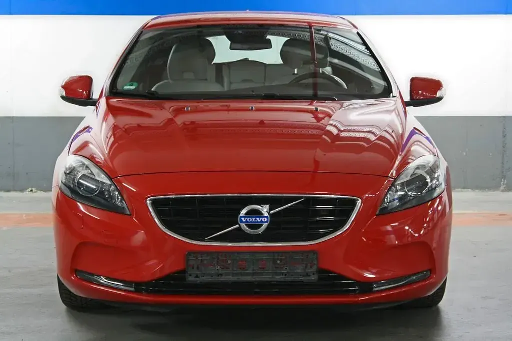 Gebraucht Volvo V40 You! 177 PS (130 kW) 2013 Passion red Limousine