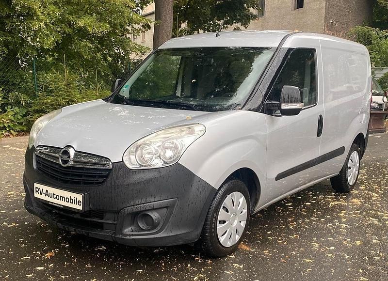 Silber Gebraucht 2014 Opel Combo Van / Kleinbus | 5.000 € (Fairer Preis) - Bild 1/4