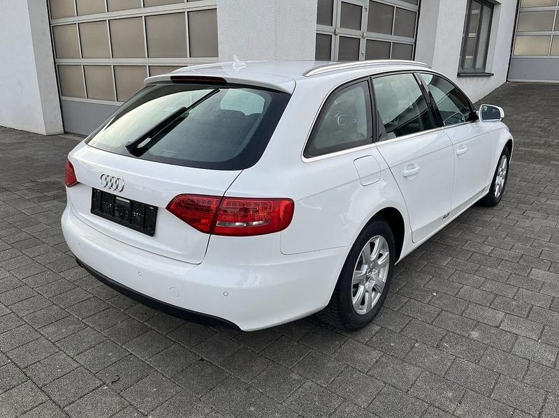 Gebraucht Audi A4 Ambiente 143 PS (105 kW) 2011 Weiß Kombi