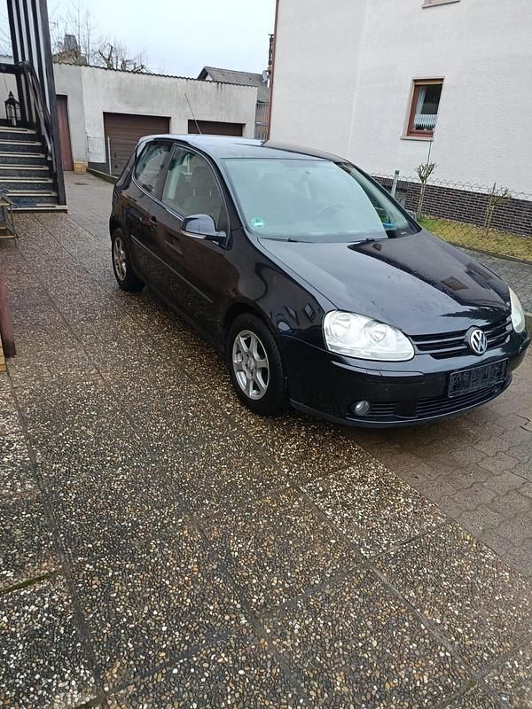 Gebraucht VW Golf VII 80 PS (58 kW) 2019 Schwarz Limousine